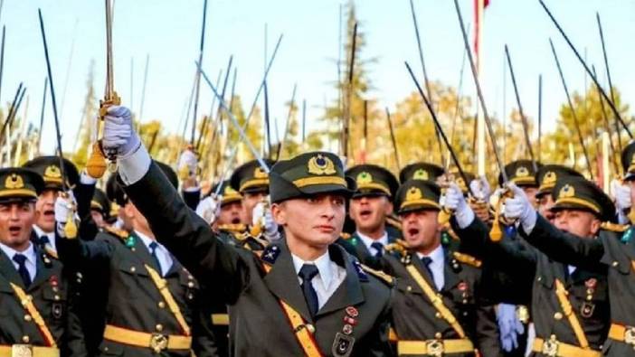 Teğmenlerin kılıçlı yemini hakkında açıklama: TSK'nın itibarı zedelendi