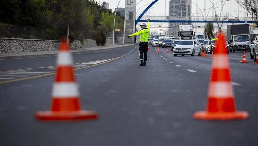 Istanbulda Trafige Kapali Yollar D